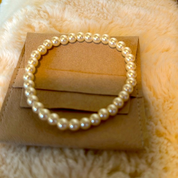 Jewelry - "Pearls & Lace" Stretchy Bracelet